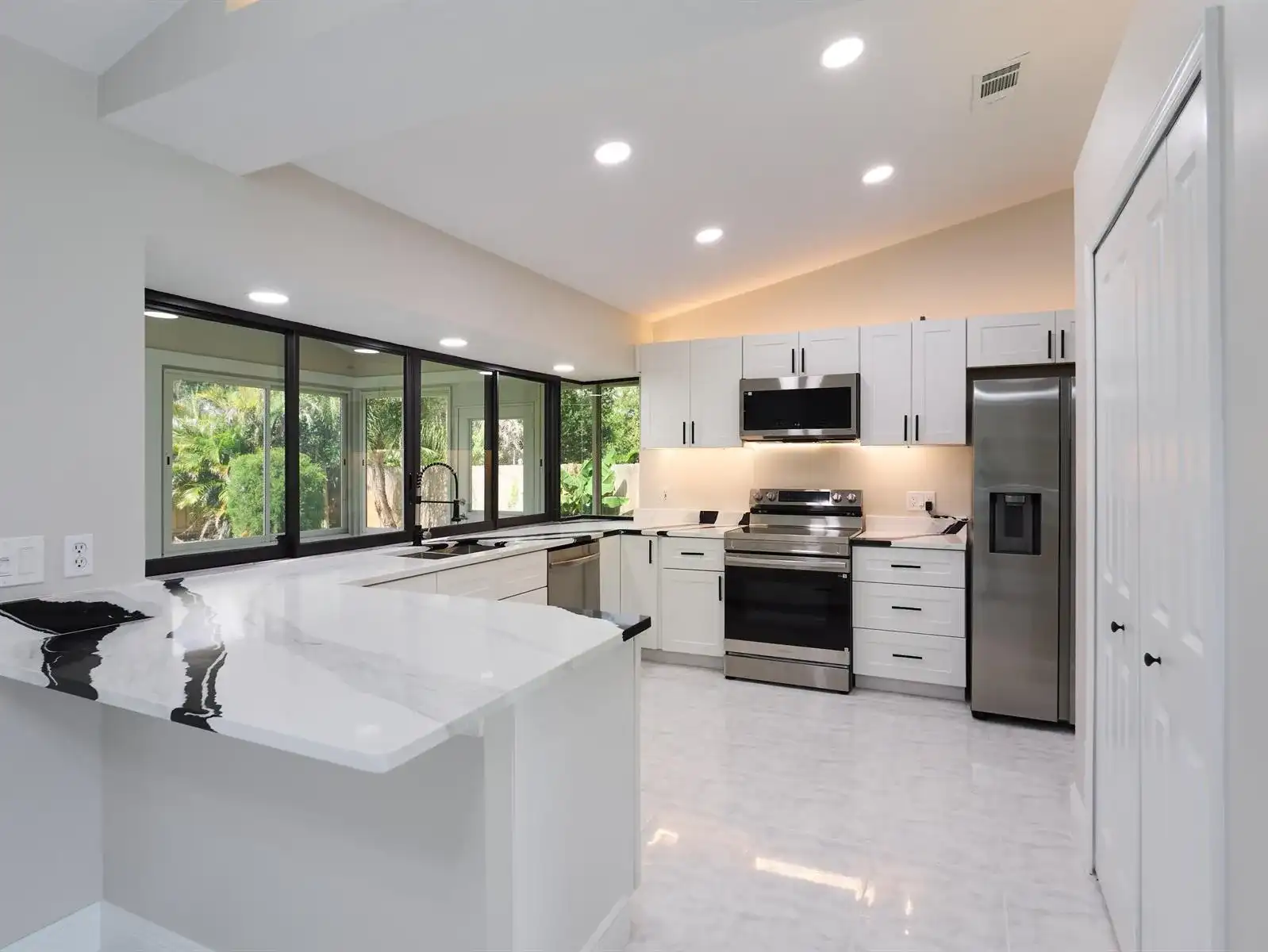 672 SW Ewing Avenue, Port St. Lucie FL 34983