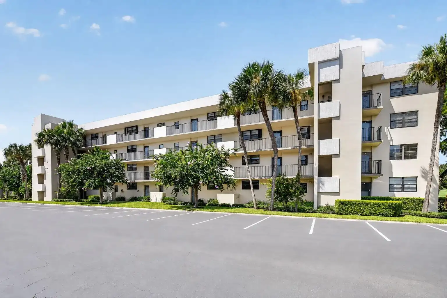 2460 DEER CREEK COUNTRY CLUB Boulevard # A, Deerfield Beach FL 33442