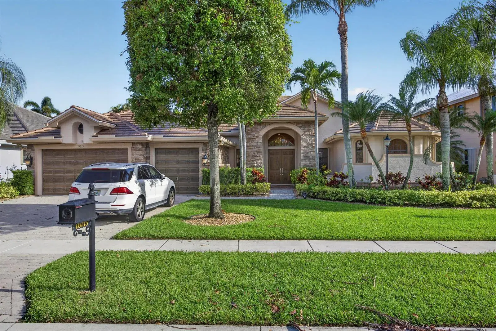 10715 Versailles Boulevard, Wellington FL 33449