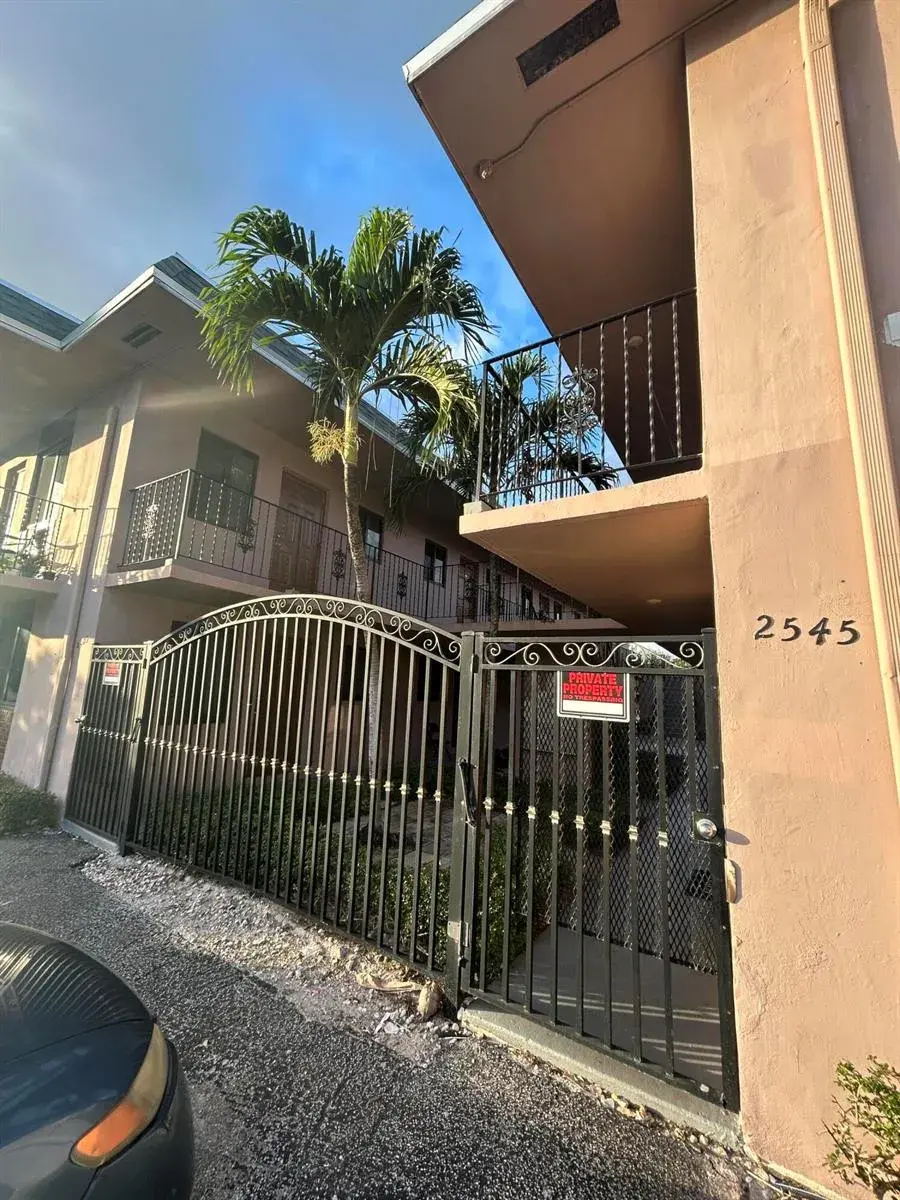 2545 Taft Street # 104, Hollywood FL 33020