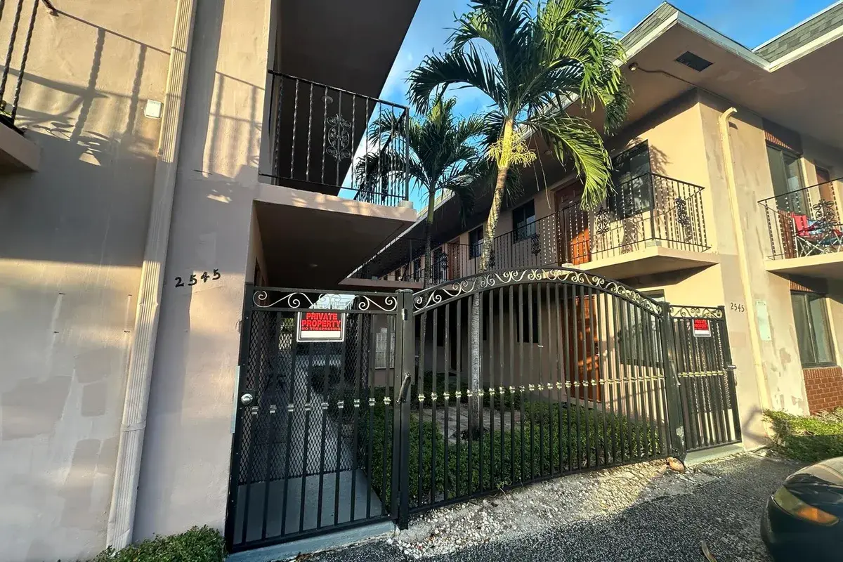 2545 Taft Street # 104, Hollywood FL 33020