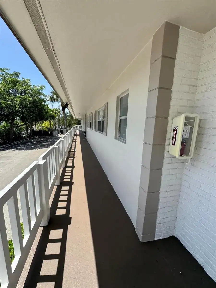 610 SE 2nd Avenue # L27, Deerfield Beach FL 33441 photo 4