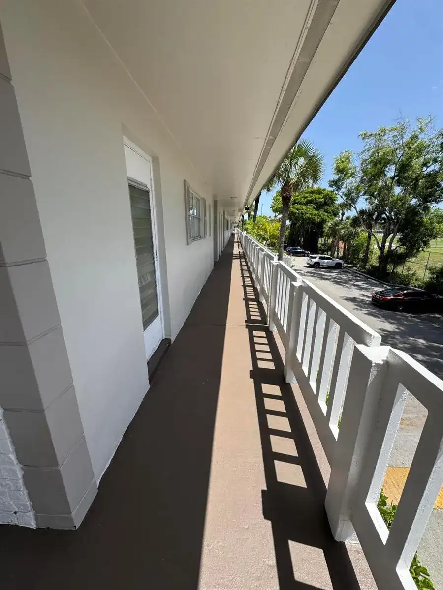 610 SE 2nd Avenue # L27, Deerfield Beach FL 33441 photo 5