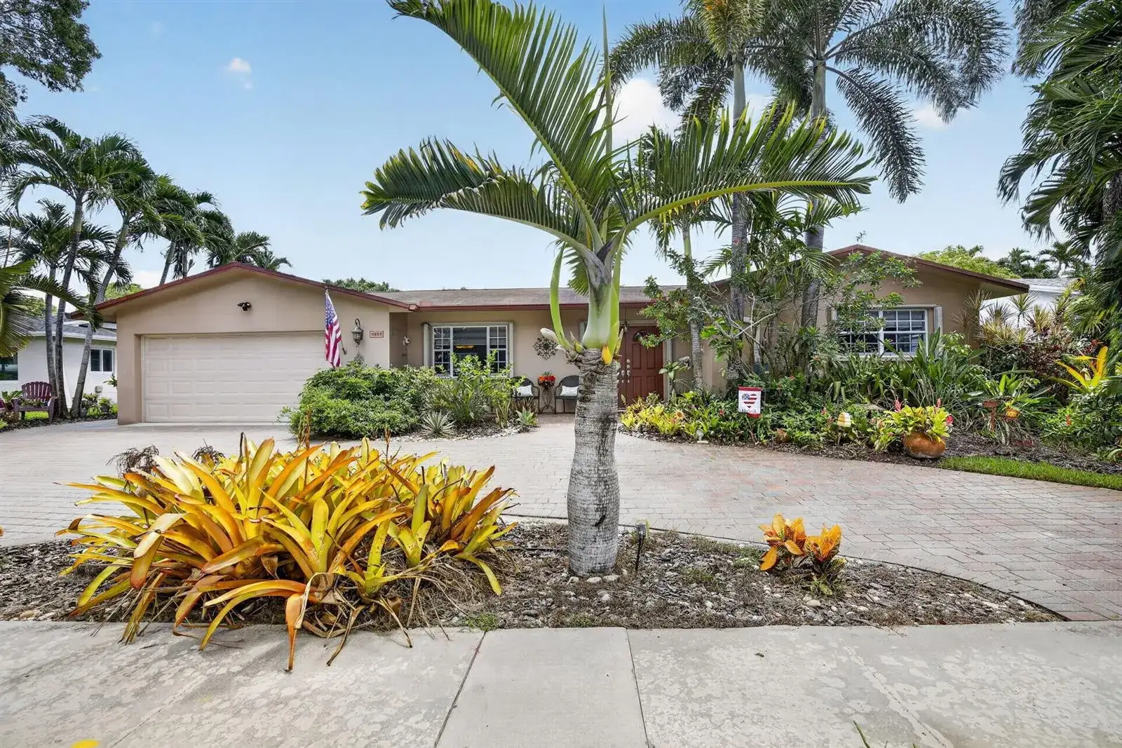 1851 NW 106TH Avenue, Pembroke Pines FL 33026 photo 2