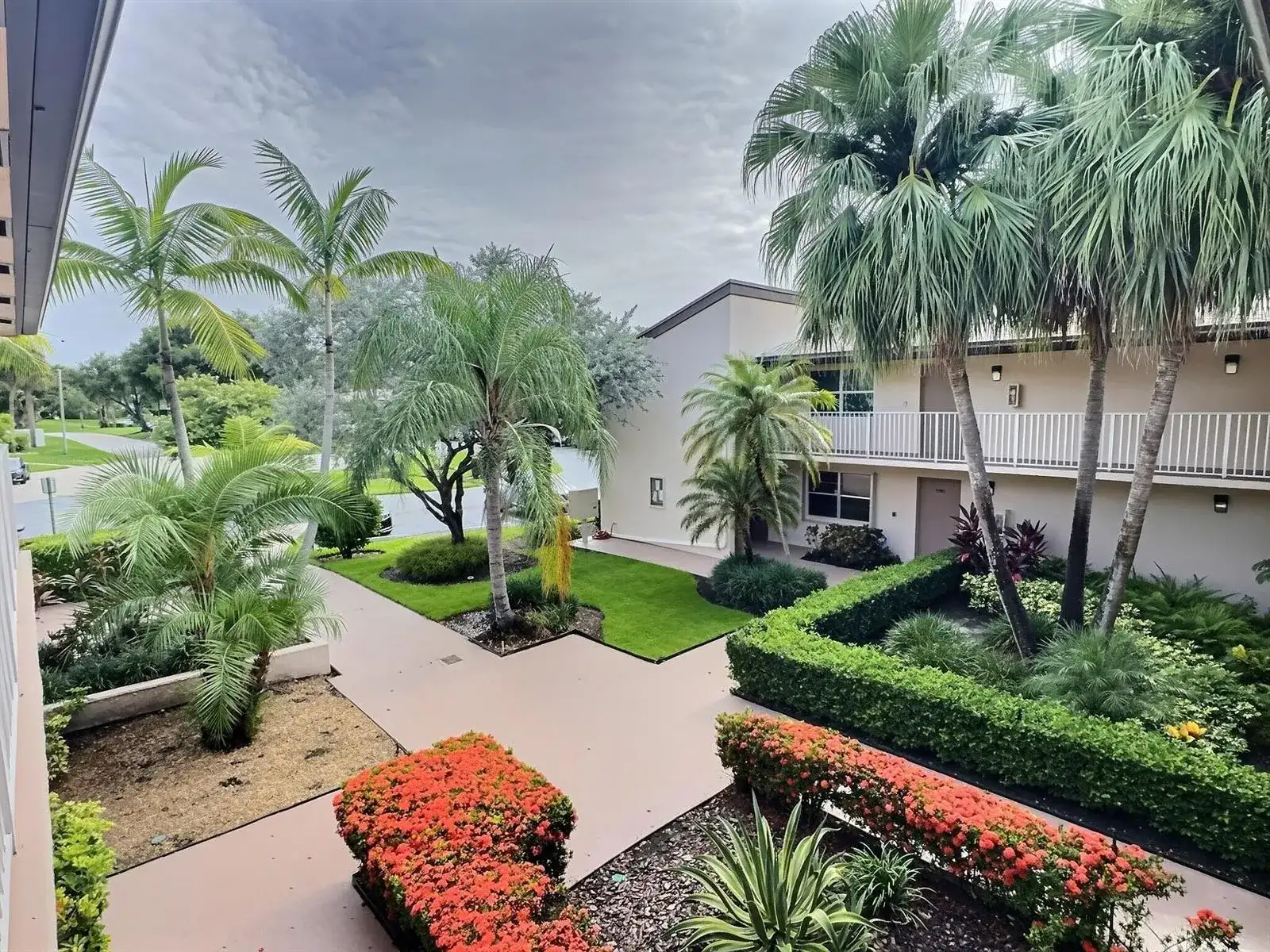 8760 AZALEA Court # 203, Tamarac FL 33321 photo 3