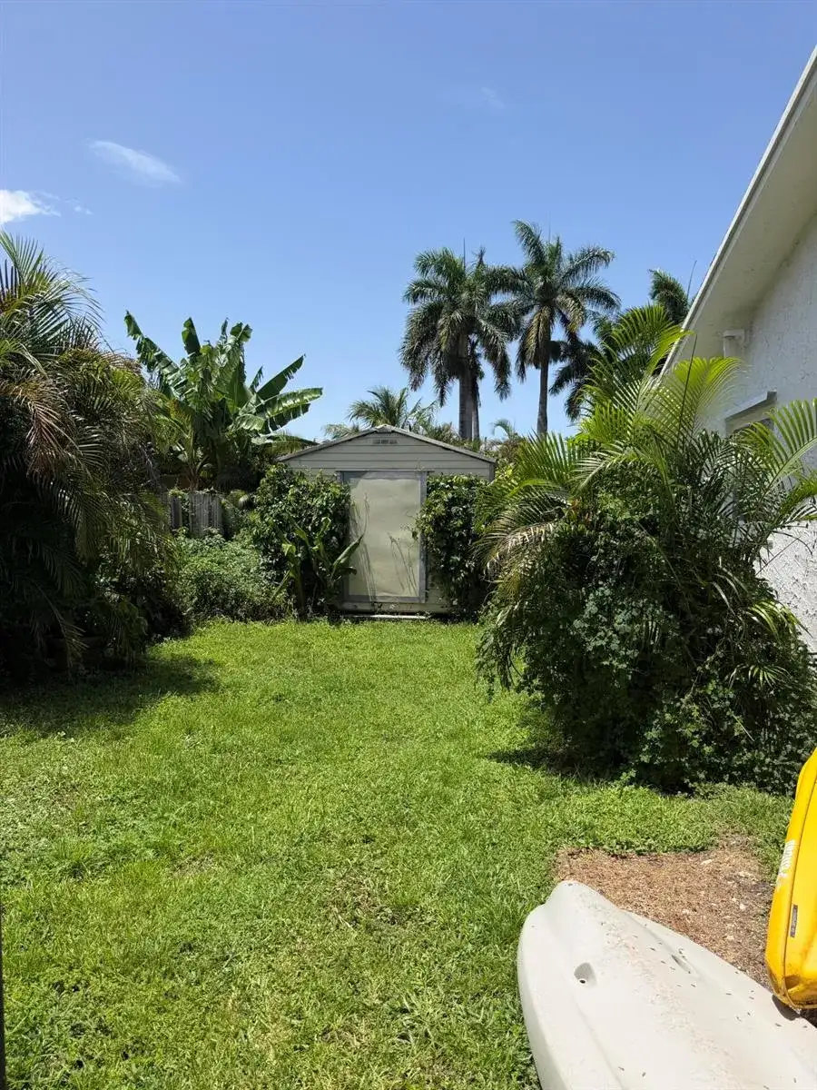3079 Indian Trail, Lake Worth FL 33462 photo 2