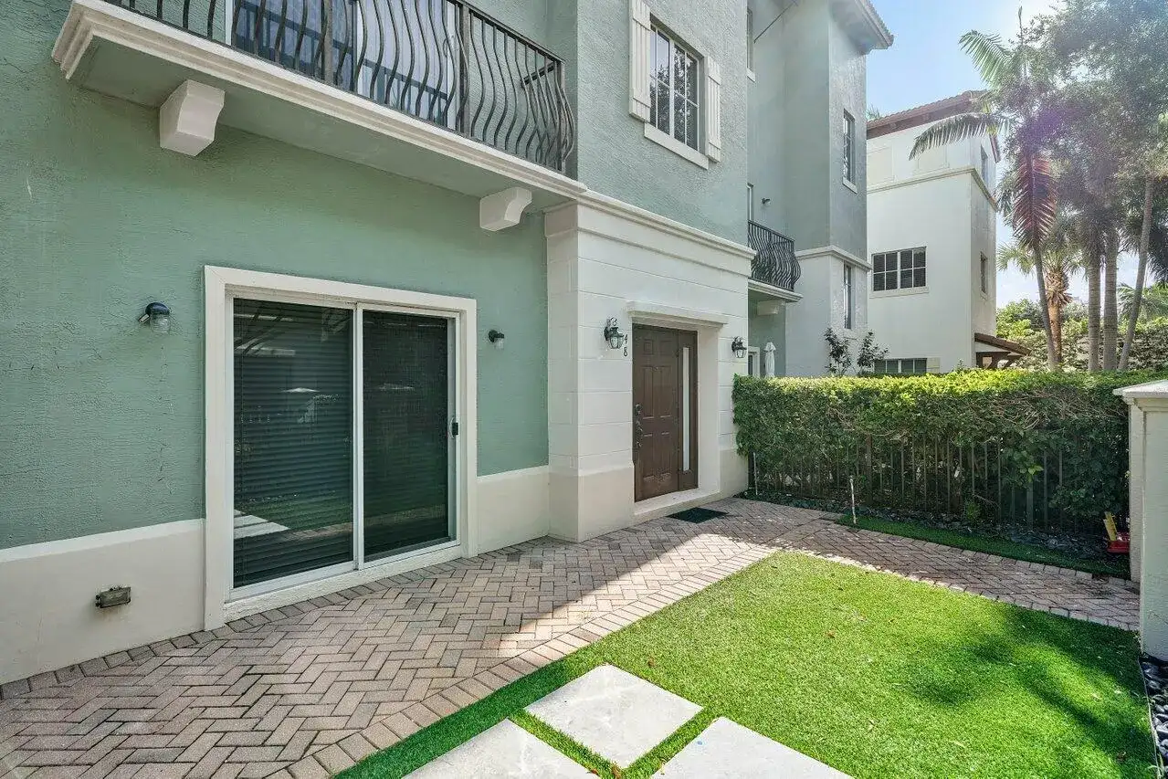 48 NW HAWTHORNE Place, Boca Raton FL 33432 photo 4