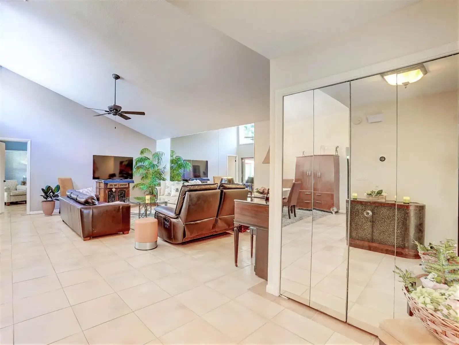 627 Hollows Circle, Deerfield Beach FL 33442 photo 5