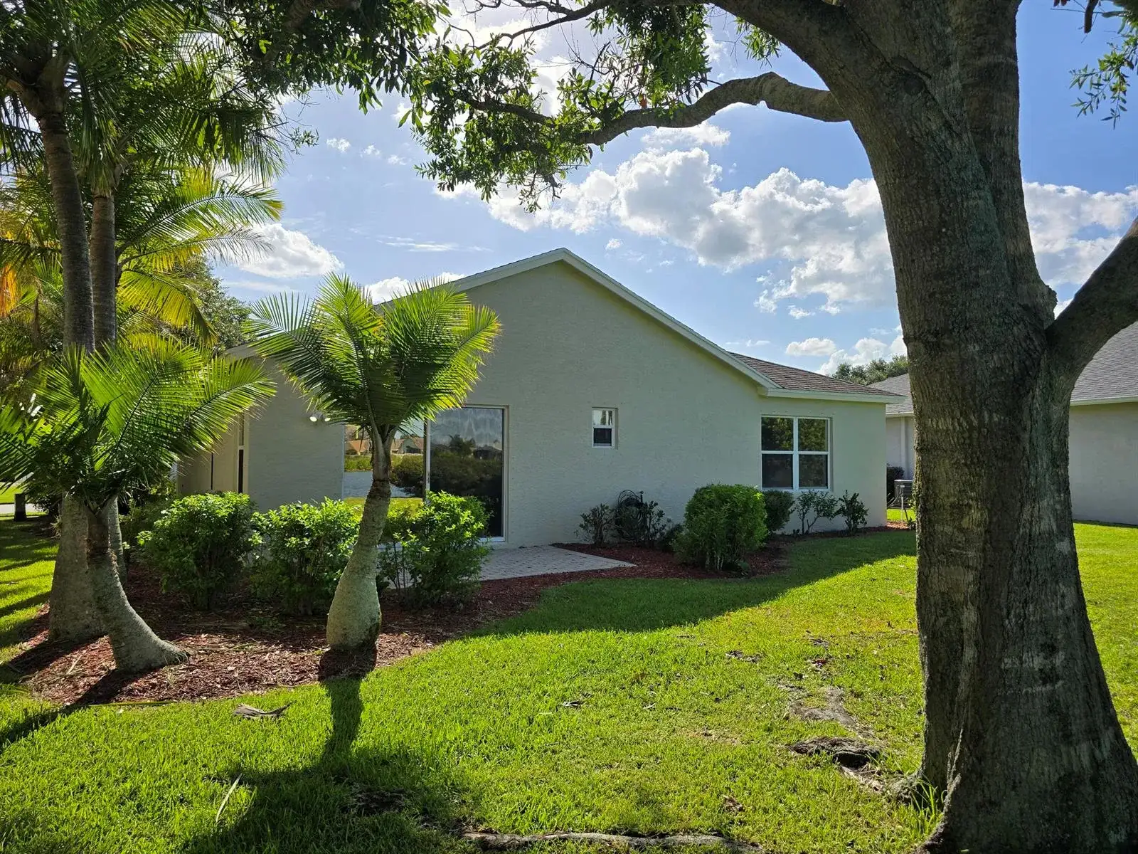 241 SW LAKE FOREST Way, Port St. Lucie FL 34986 photo 2
