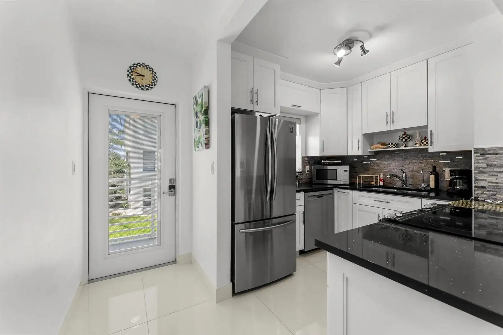 1041 Hillsboro Mile # 5, Hillsboro Beach FL 33062 photo 2