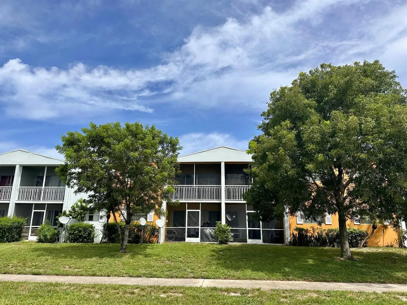 1505 CRESCENT Circle # A12, Lake Park FL 33403 photo 3