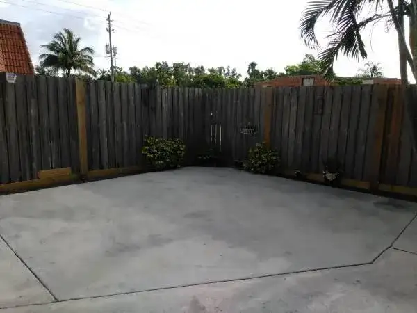 22 Springdale Circle, Palm Springs FL 33461 photo 4
