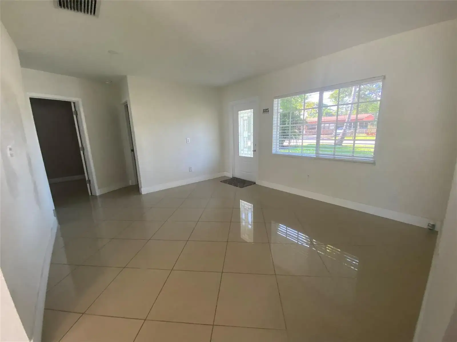 6325 Grant Court, Hollywood FL 33024 photo 3