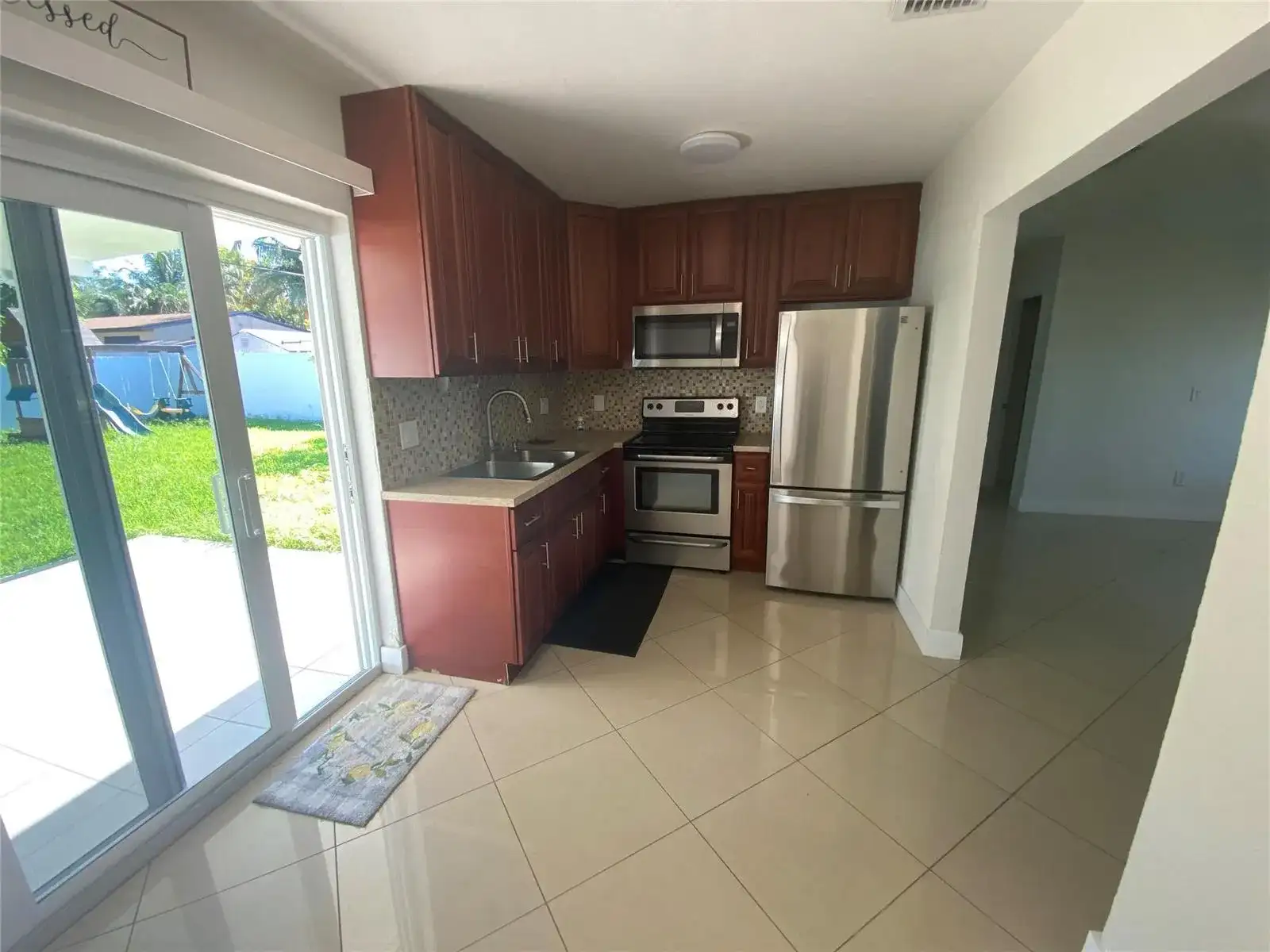6325 Grant Court, Hollywood FL 33024 photo 4