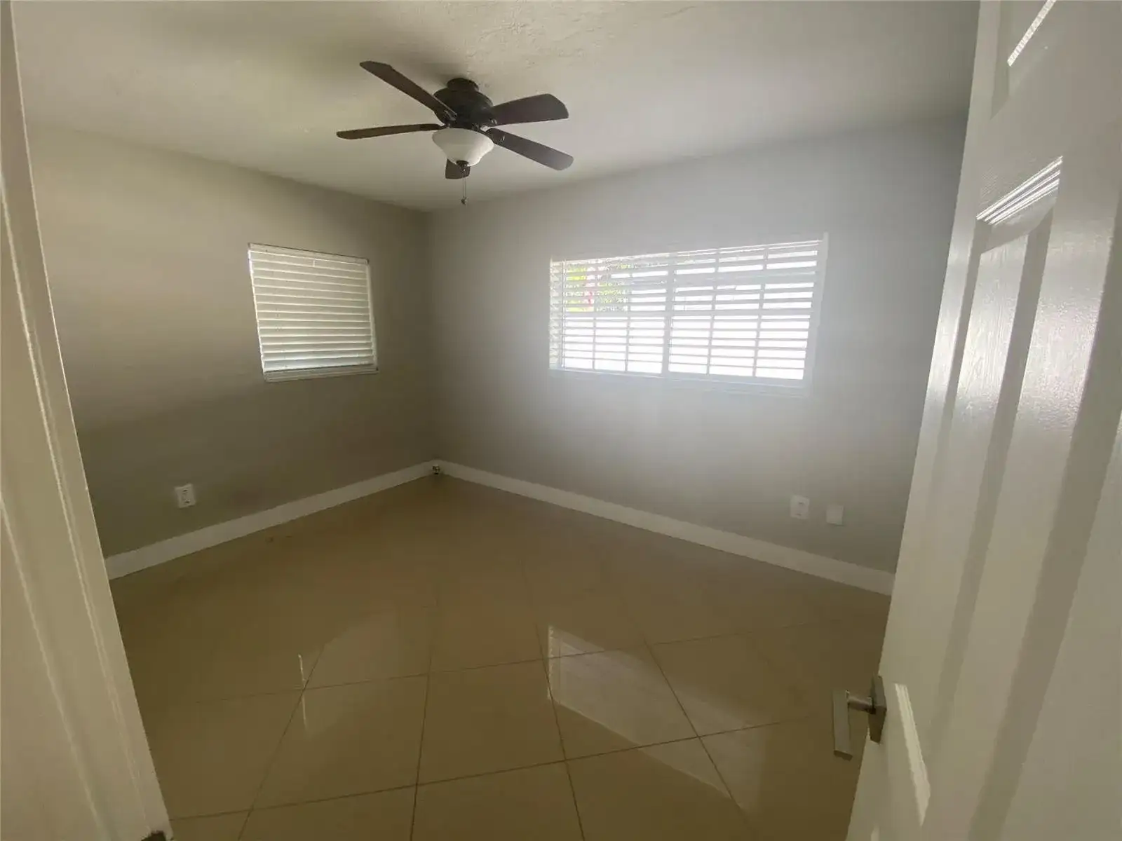 6325 Grant Court, Hollywood FL 33024 photo 5