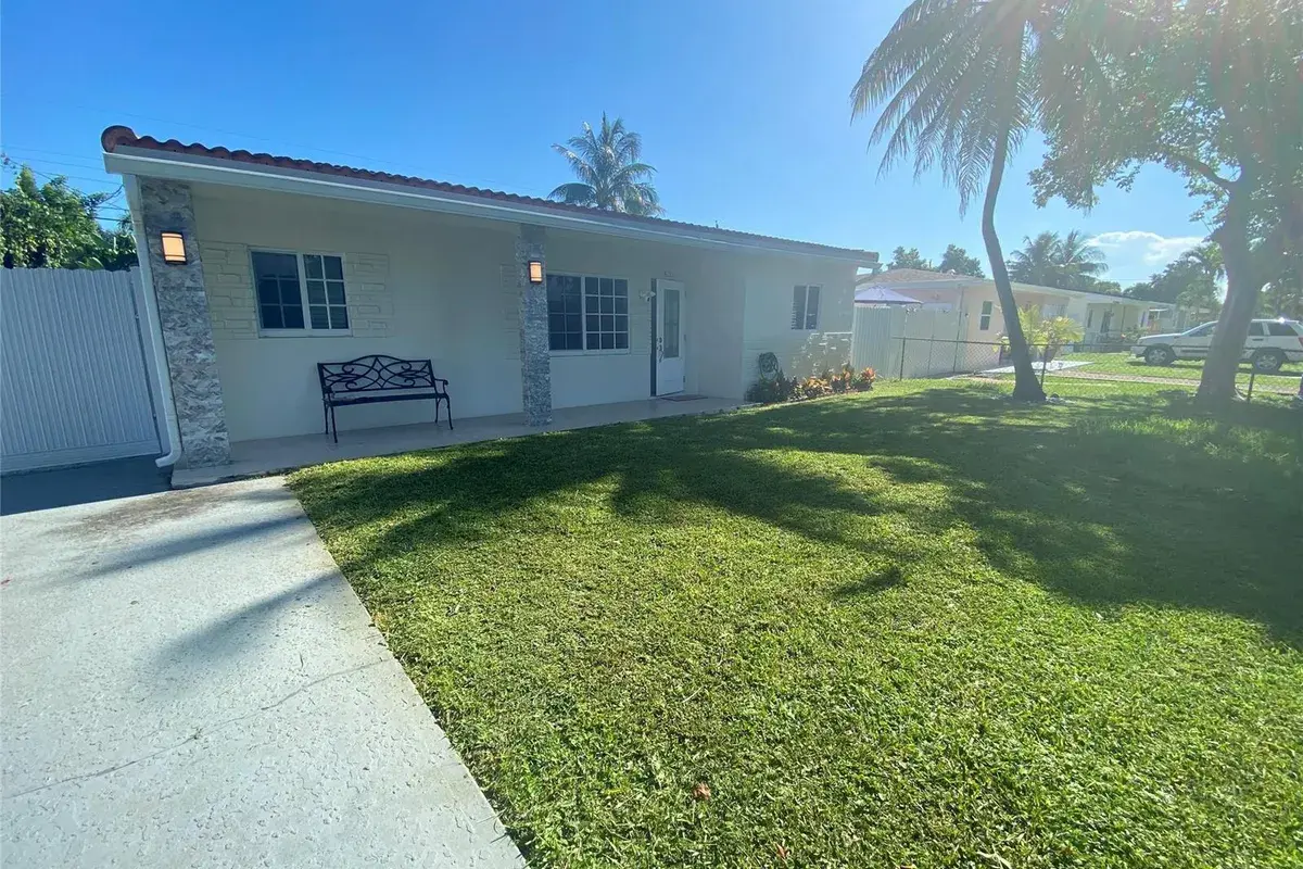 6325 Grant Court, Hollywood FL 33024