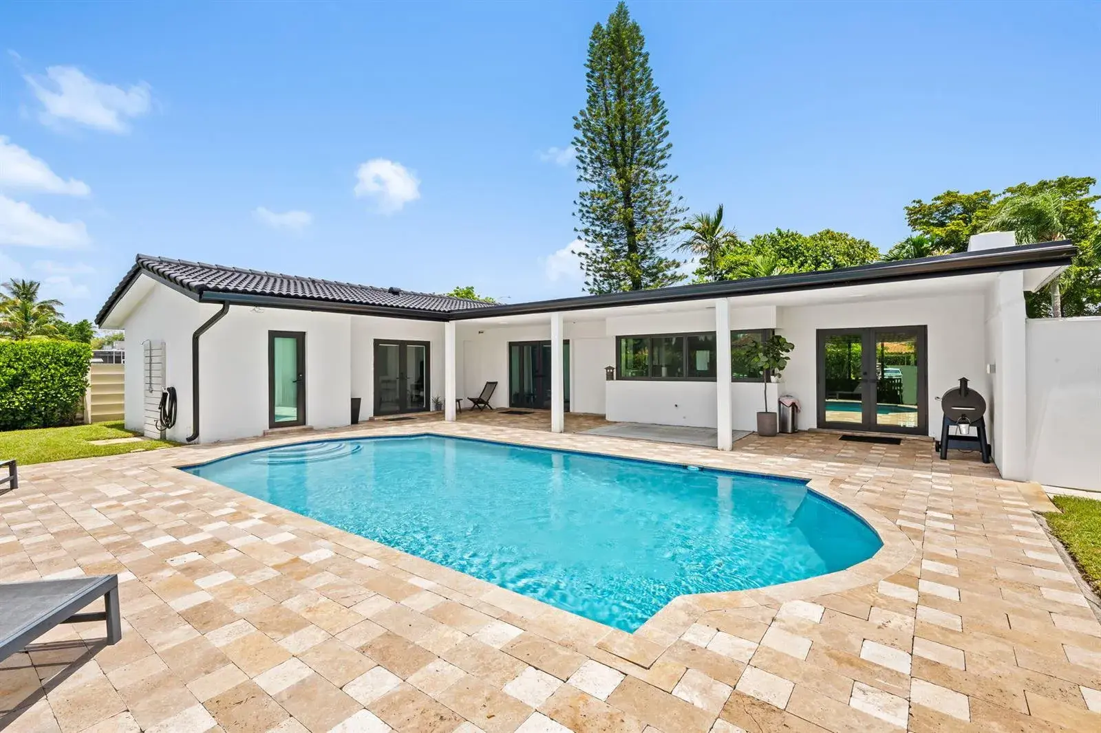 5122 CLEVELAND Street, Hollywood FL 33021