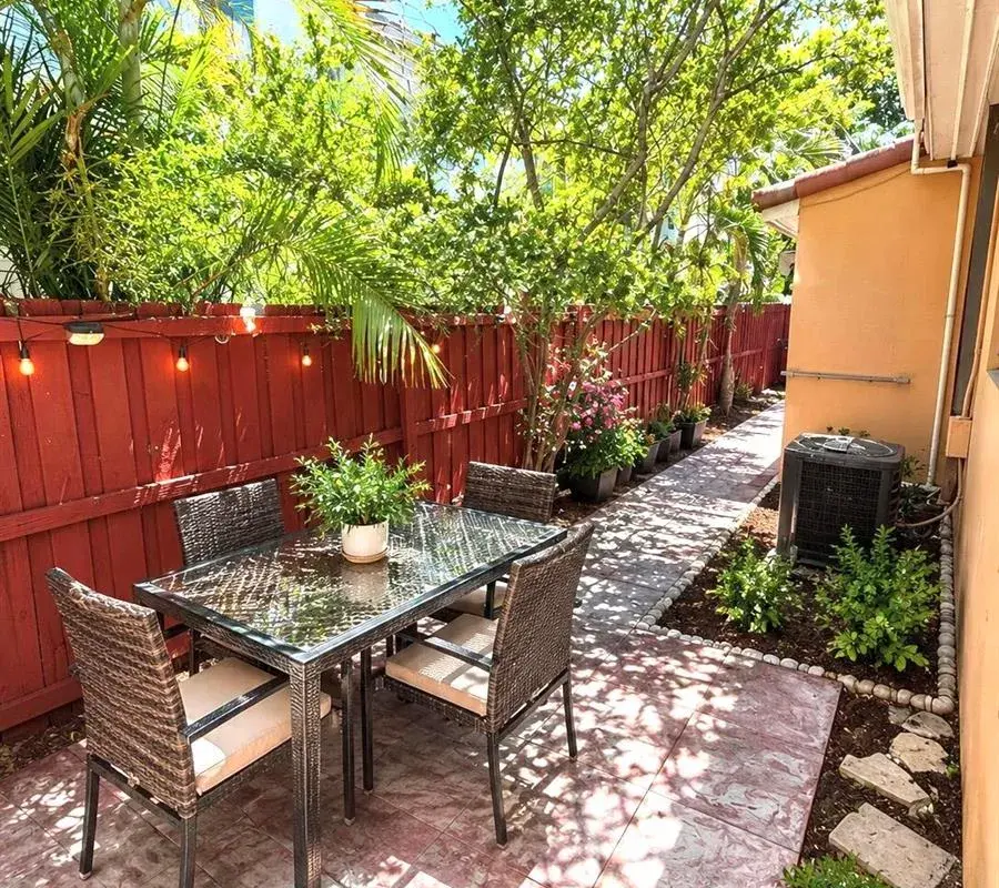 1136 NE 17th Way # 2, Fort Lauderdale FL 33304
