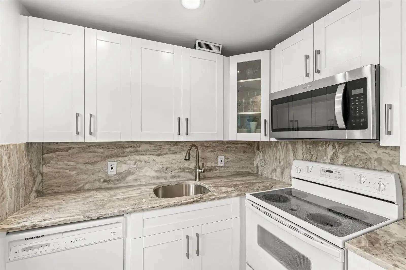 265 Newport R Drive # R, Deerfield Beach FL 33442 photo 4