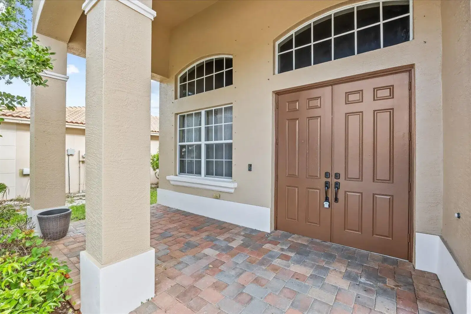 2166 SW NEWPORT ISLES Boulevard, Port St. Lucie FL 34953 photo 3