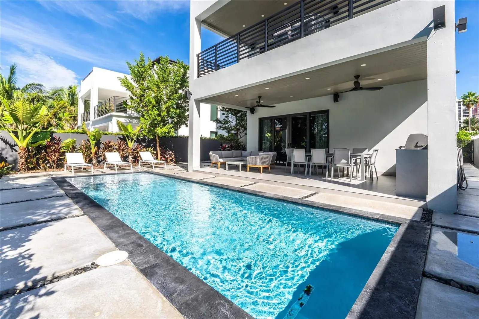 3320 NE 17TH Street, Fort Lauderdale FL 33305