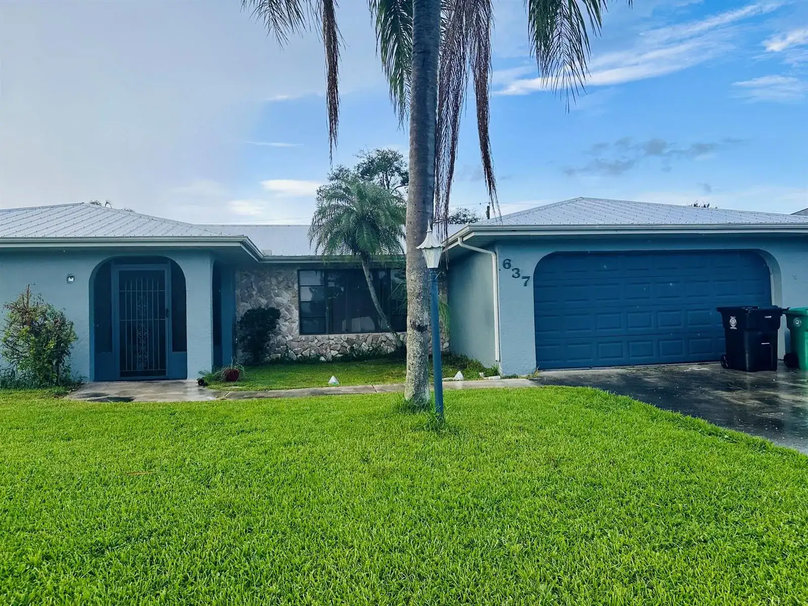637 SE THORNHILL Drive, Port St. Lucie FL 34983 photo 5