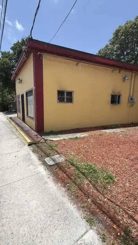 2733 President Barack Obama Highway, Riviera Beach FL 33404 photo 3