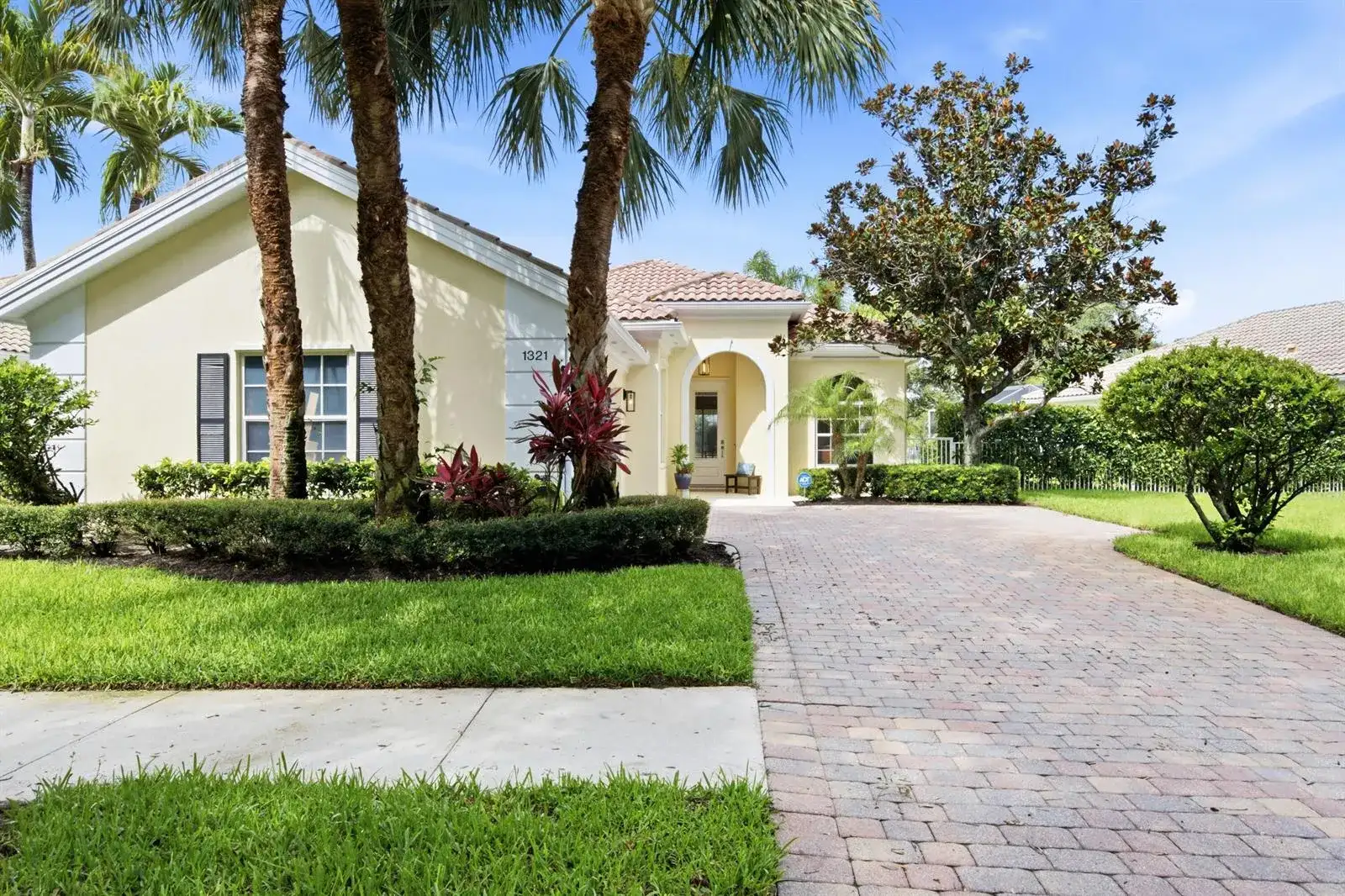 1321 Saint Lawrence Drive, Palm Beach Gardens FL 33410 photo 2