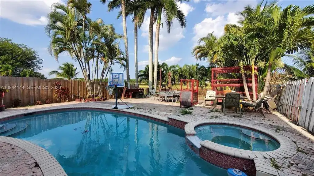 4— SW 82nd Way, Davie FL 33328 photo 2