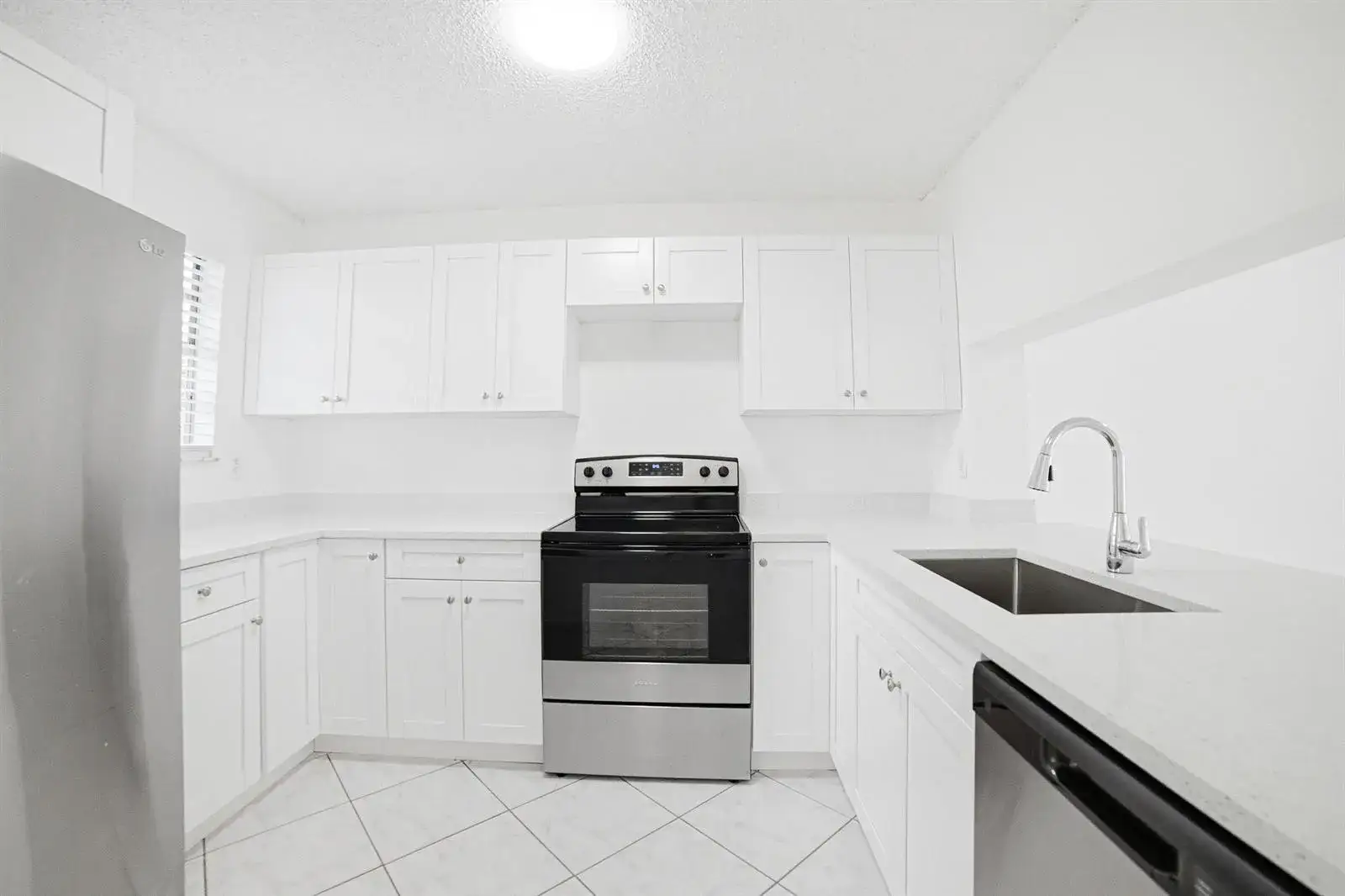 8207 FAIRWAY Road, Sunrise FL 33351