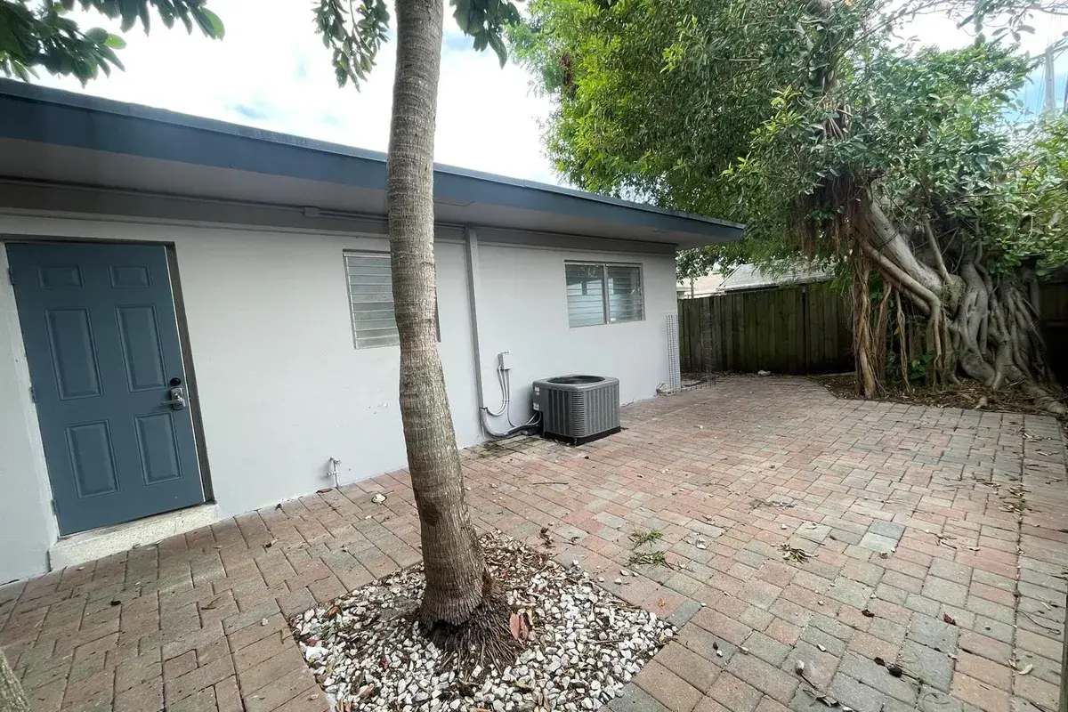 1708 NE 20th Avenue # 4, Fort Lauderdale FL 33305