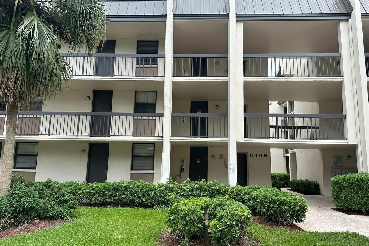 8409 Forest Hills Drive # 205, Coral Springs FL 33065