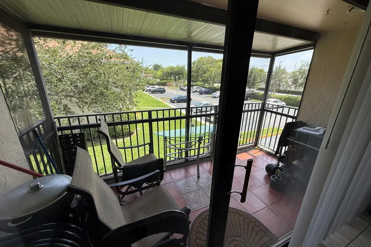 5981 WASHINGTON Street # 207, Hollywood FL 33023