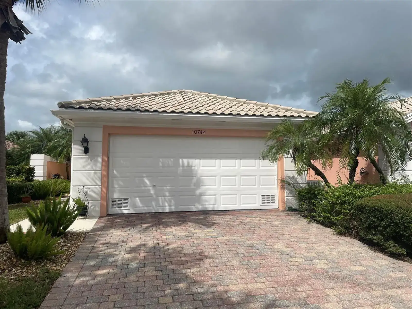 10744 SW ELSINORE Drive, Port St. Lucie FL 34987 photo 2