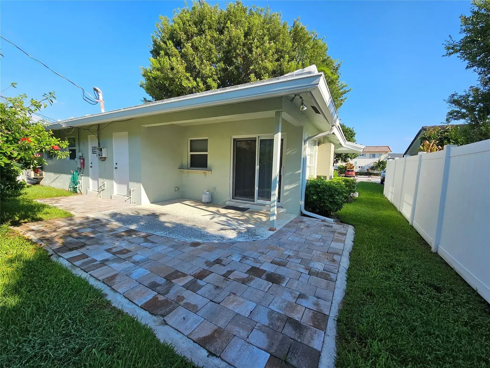 2120 NE 41st Street # D, Lighthouse Point FL 33064