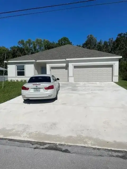 4958 NW FLINTSTONE Avenue, Port St. Lucie FL 34983 photo 2
