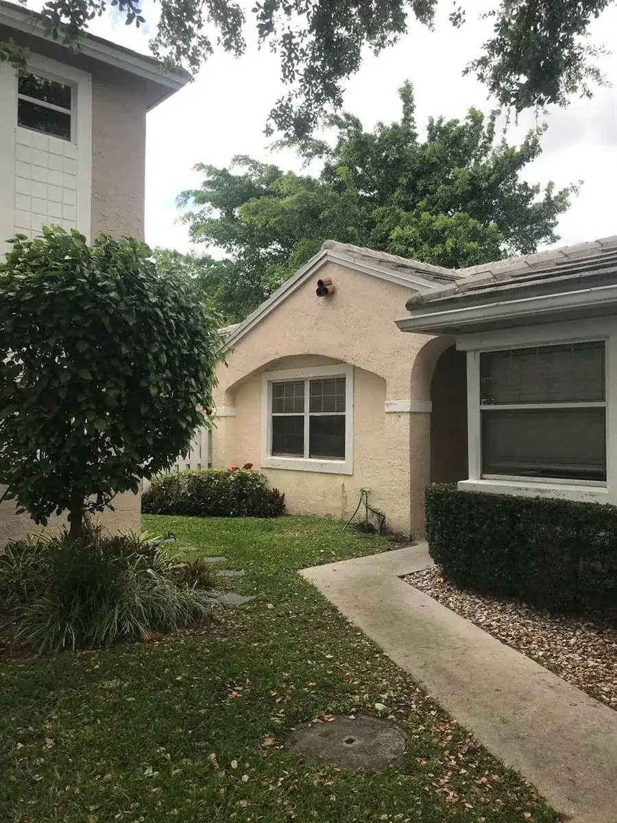 845 NW 98th Avenue, Plantation FL 33324 photo 2