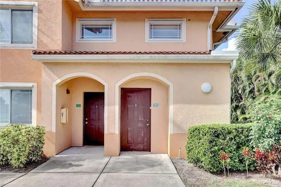 231 SW PALM Drive # 207, Port St. Lucie FL 34986