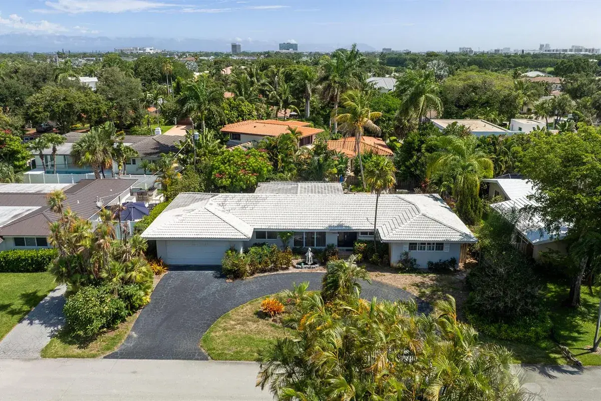 2625 NE 35th Street, Fort Lauderdale FL 33306