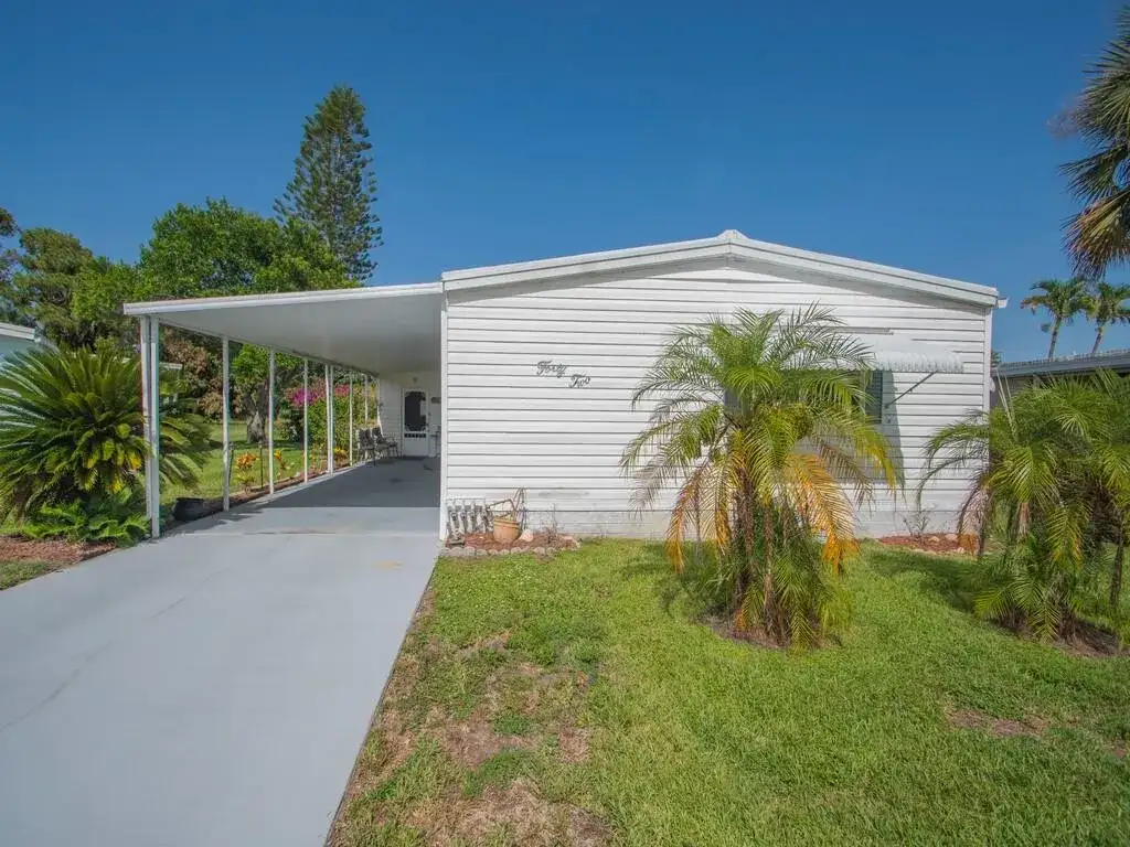 42 Village Lane, Jensen Beach FL 34957 photo 3