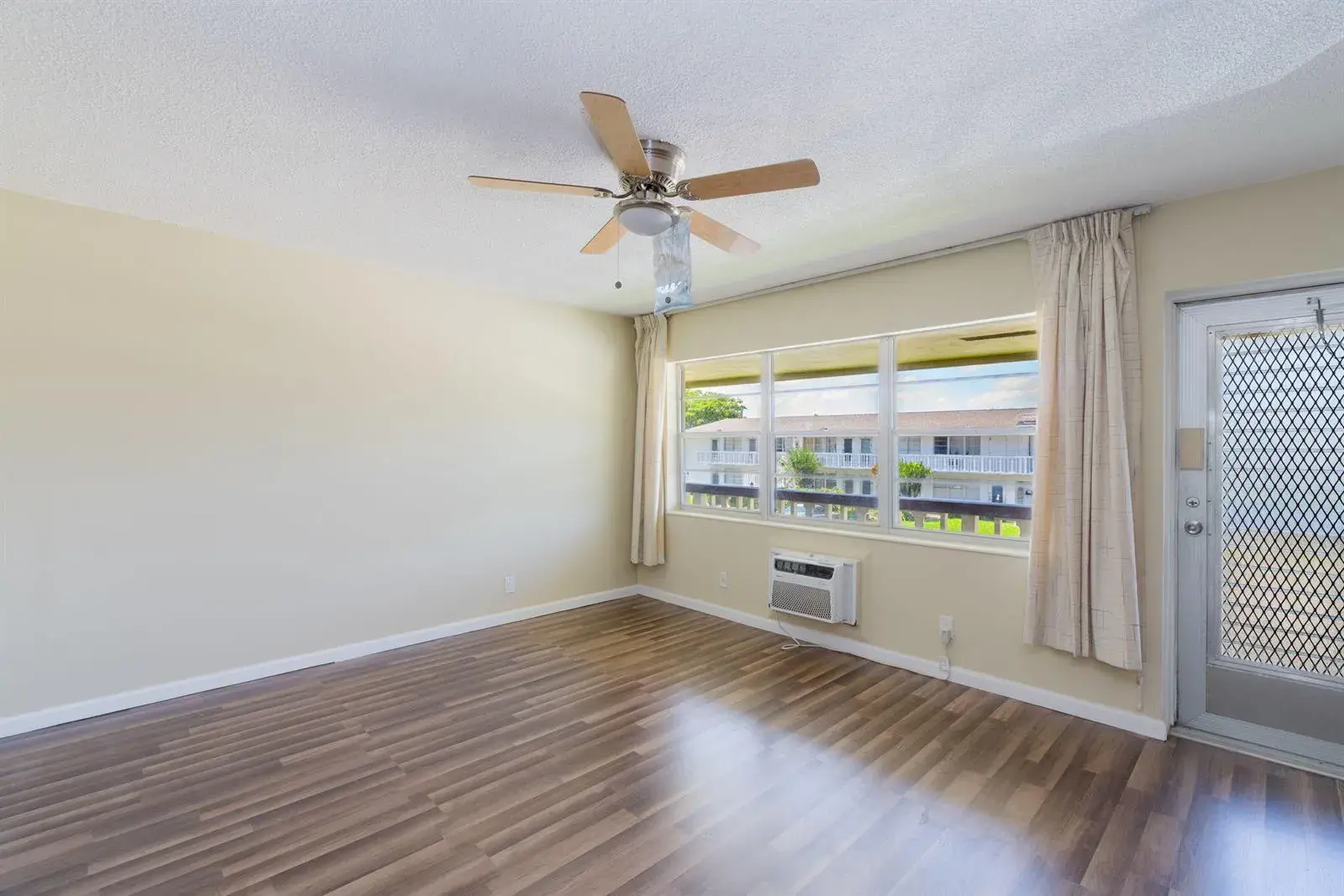 77 Kingswood, West Palm Beach FL 33417