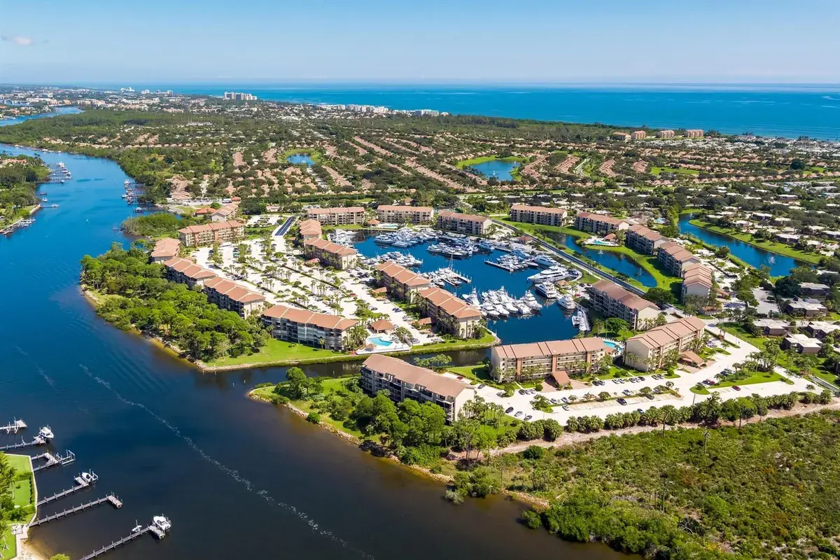 2001 Marina Isle Way # 203, Jupiter FL 33477