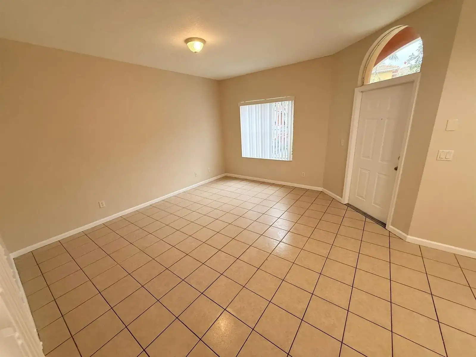 905 N SANTA CATALINA Circle # 905, North Lauderdale FL 33068 photo 3