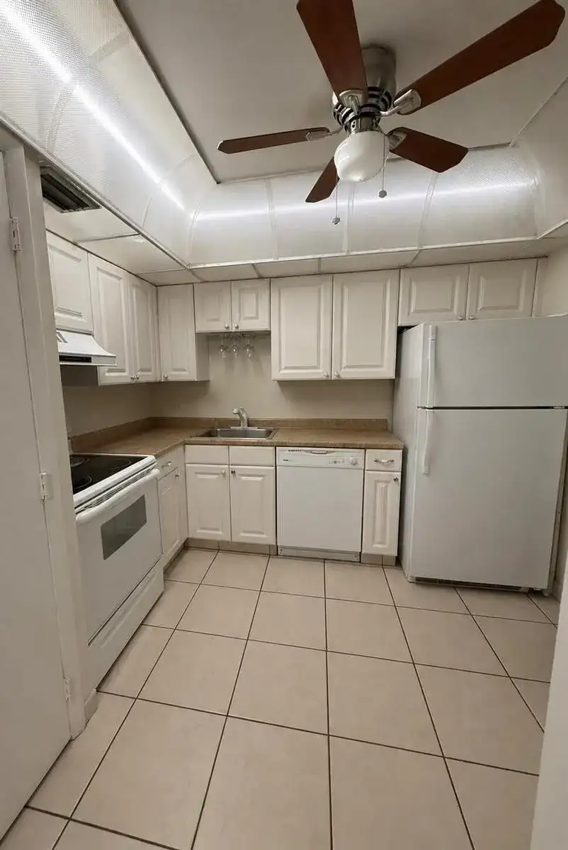 4168 INVERRARY Drive # 103, Lauderhill FL 33319 photo 2