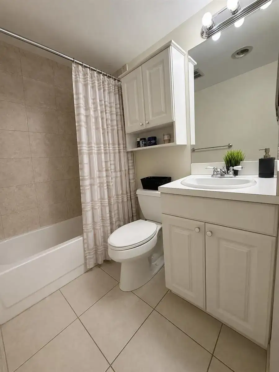 4168 INVERRARY Drive # 103, Lauderhill FL 33319 photo 4