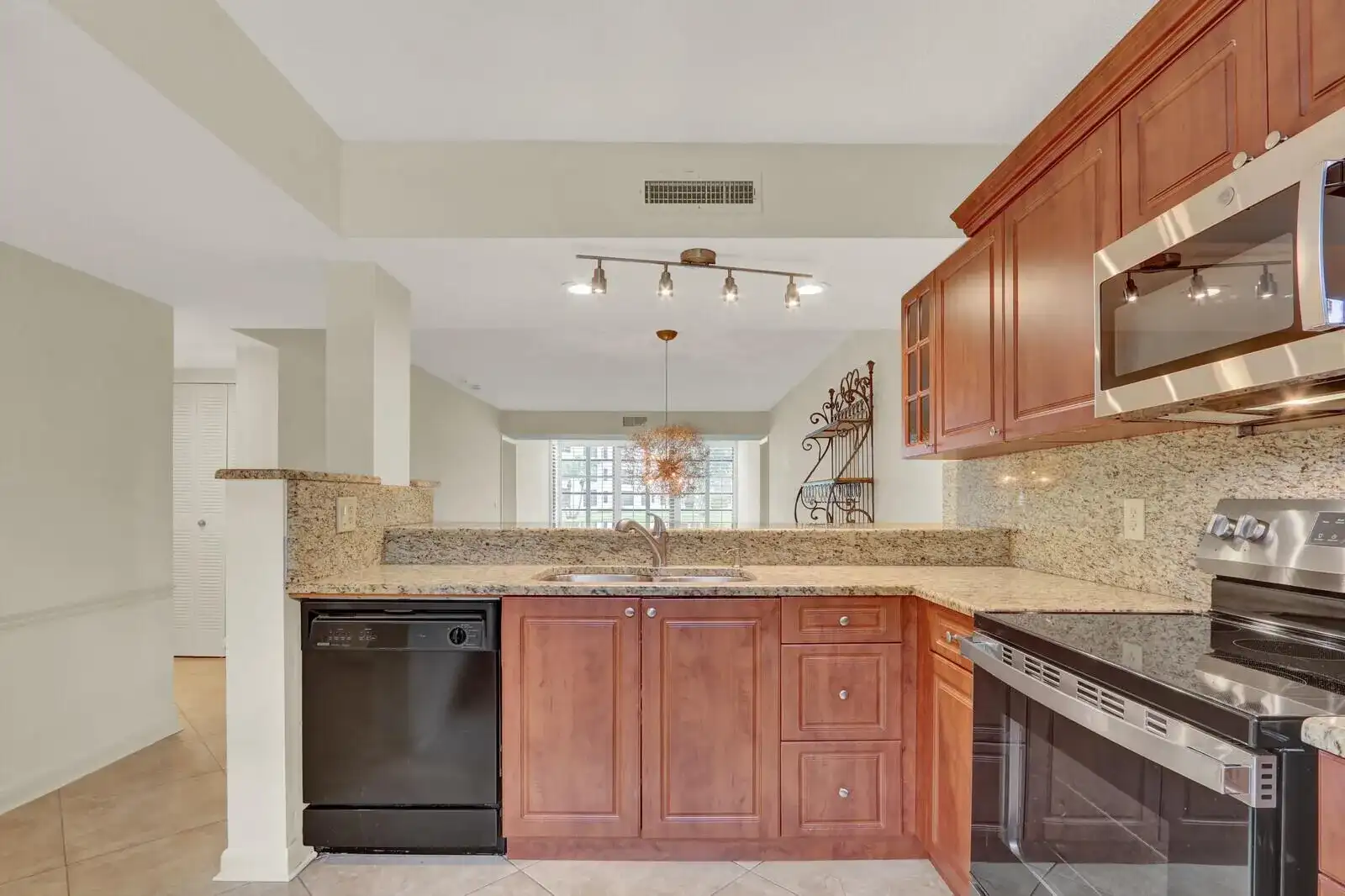 3636 WHITEHALL Drive # 105, West Palm Beach FL 33401