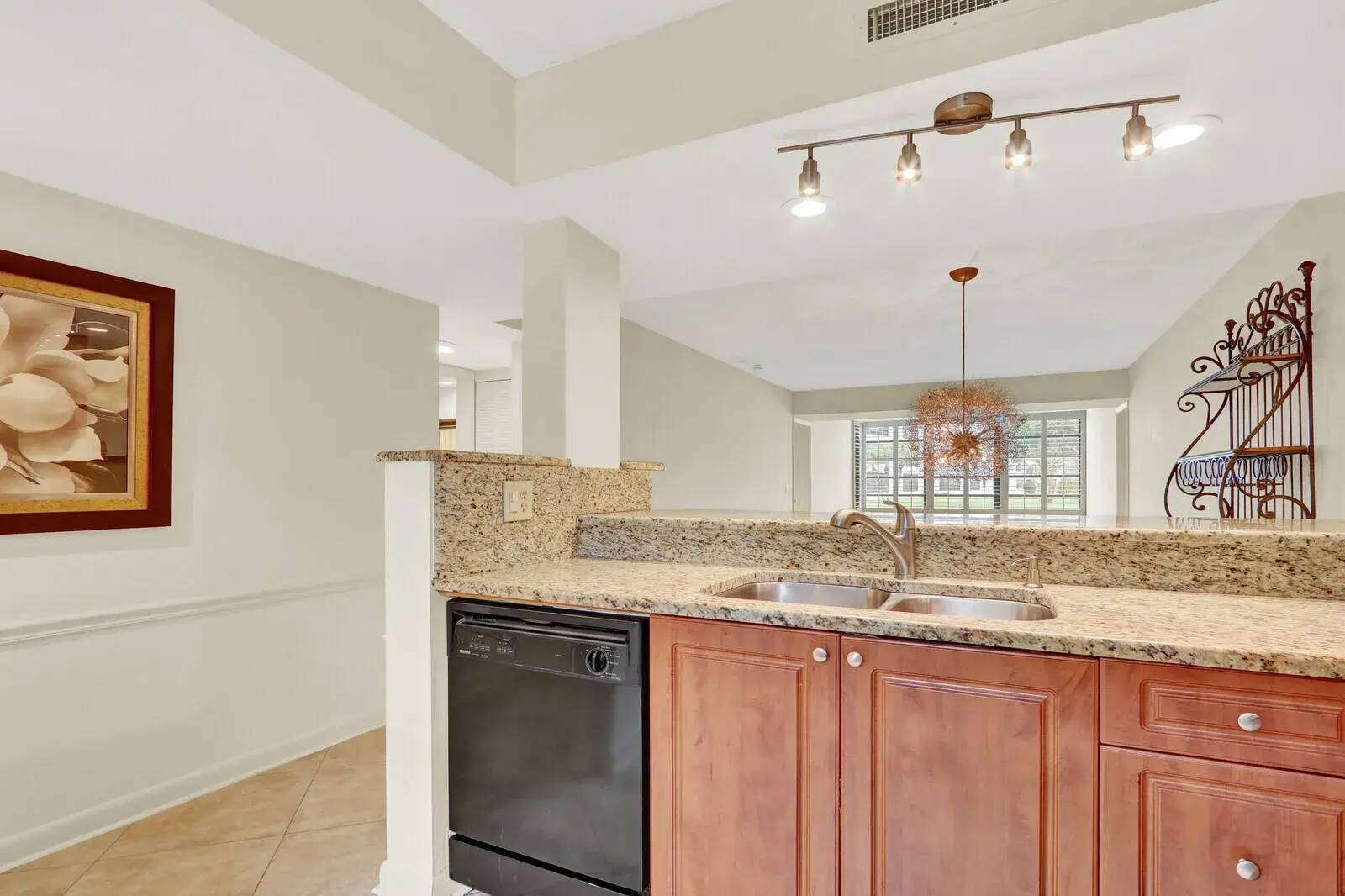 3636 WHITEHALL Drive # 105, West Palm Beach FL 33401