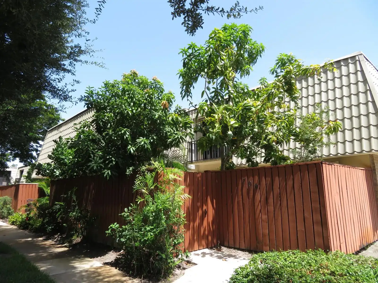 1700 EMBASSY Drive # 708, West Palm Beach FL 33401