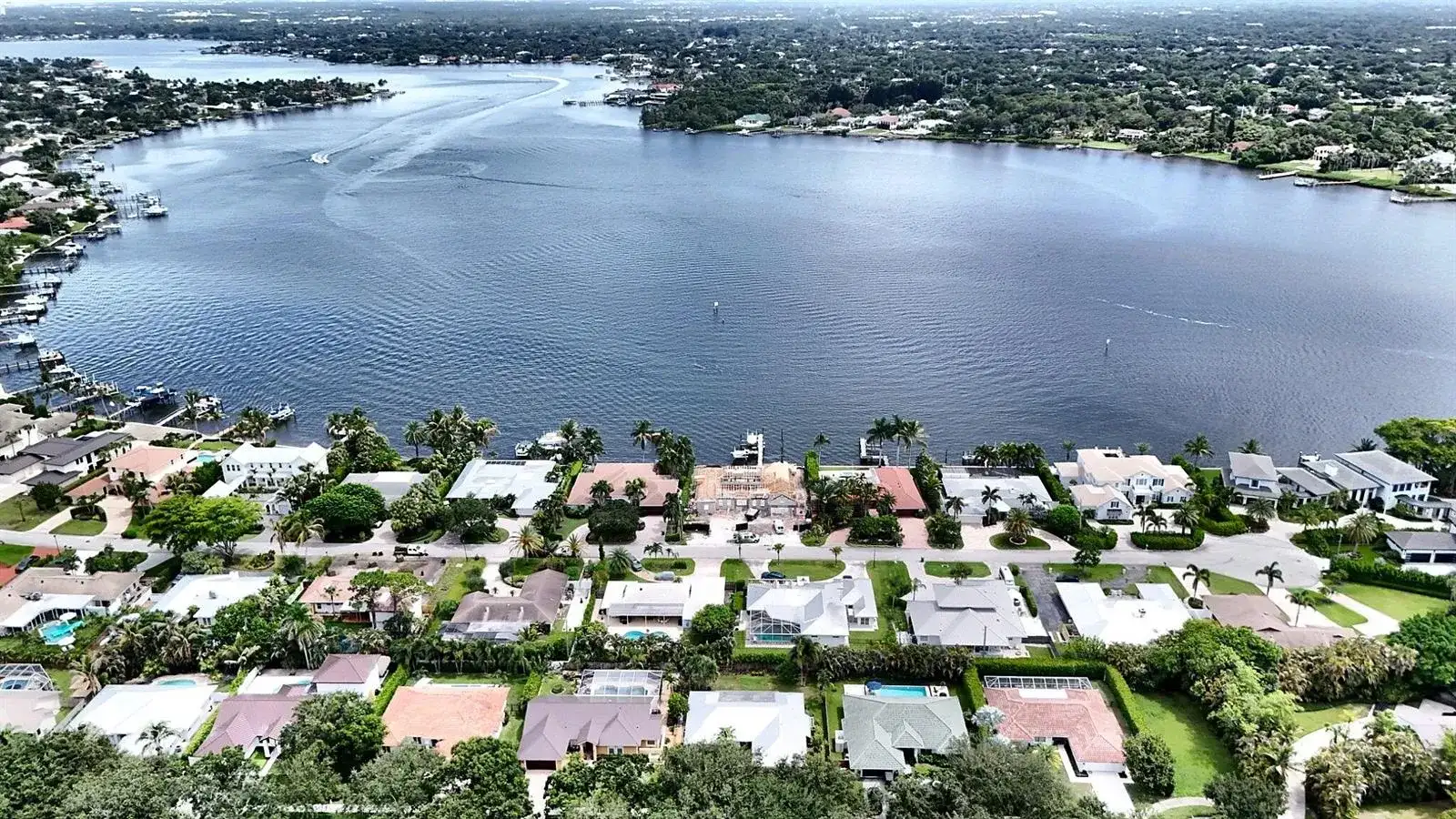9746 SE Landing Place, Tequesta FL 33469 photo 2