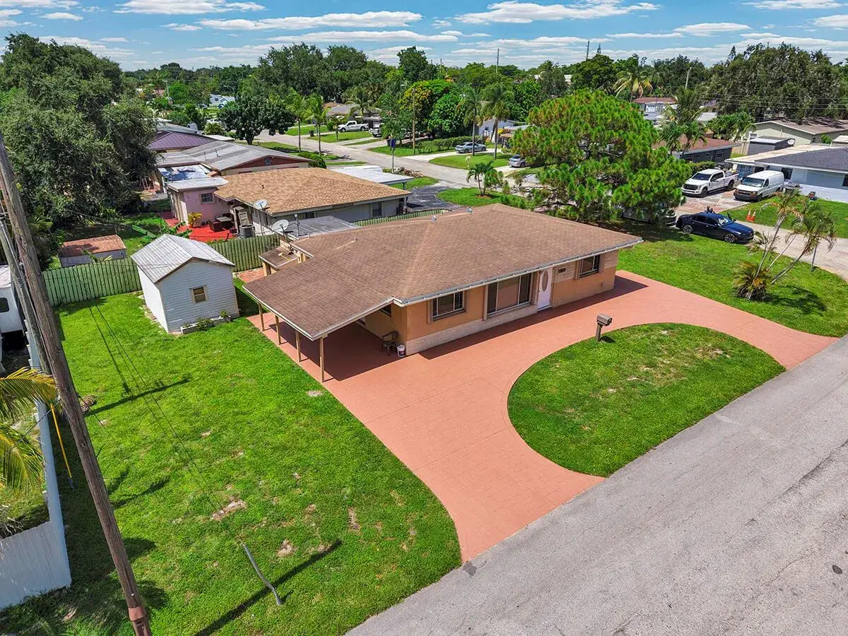 2100 N 57TH Avenue, Hollywood FL 33021